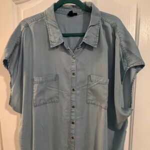 Torrid Light Blue Chambray Button Front Shirt Top, Size 3